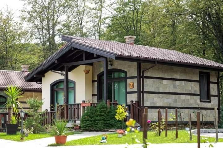 Тодорини Кукли Hotel Spanchevtsi Buitenkant foto