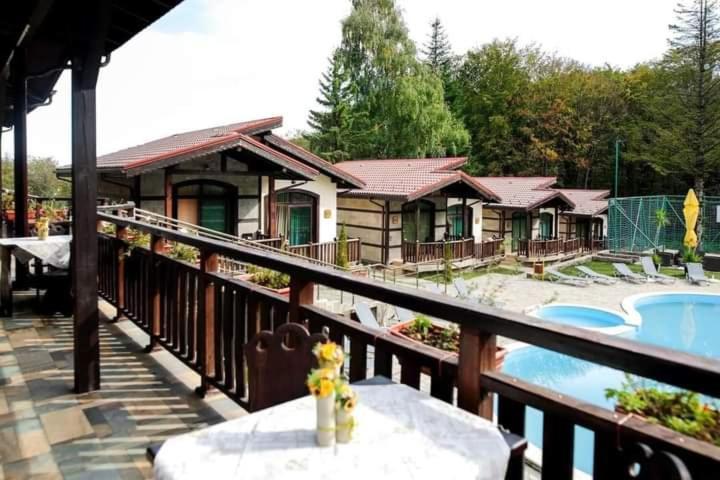 Тодорини Кукли Hotel Spanchevtsi Buitenkant foto