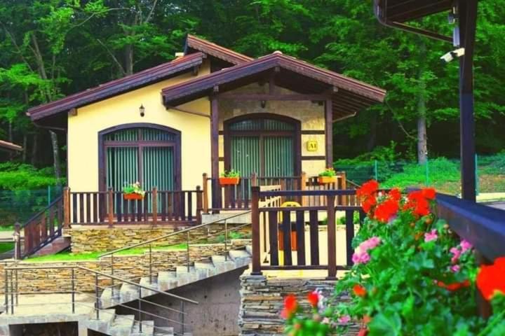 Тодорини Кукли Hotel Spanchevtsi Buitenkant foto
