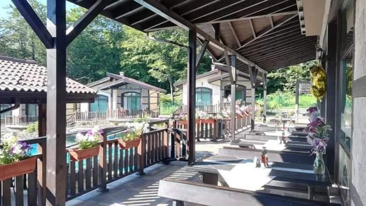 Тодорини Кукли Hotel Spanchevtsi Buitenkant foto